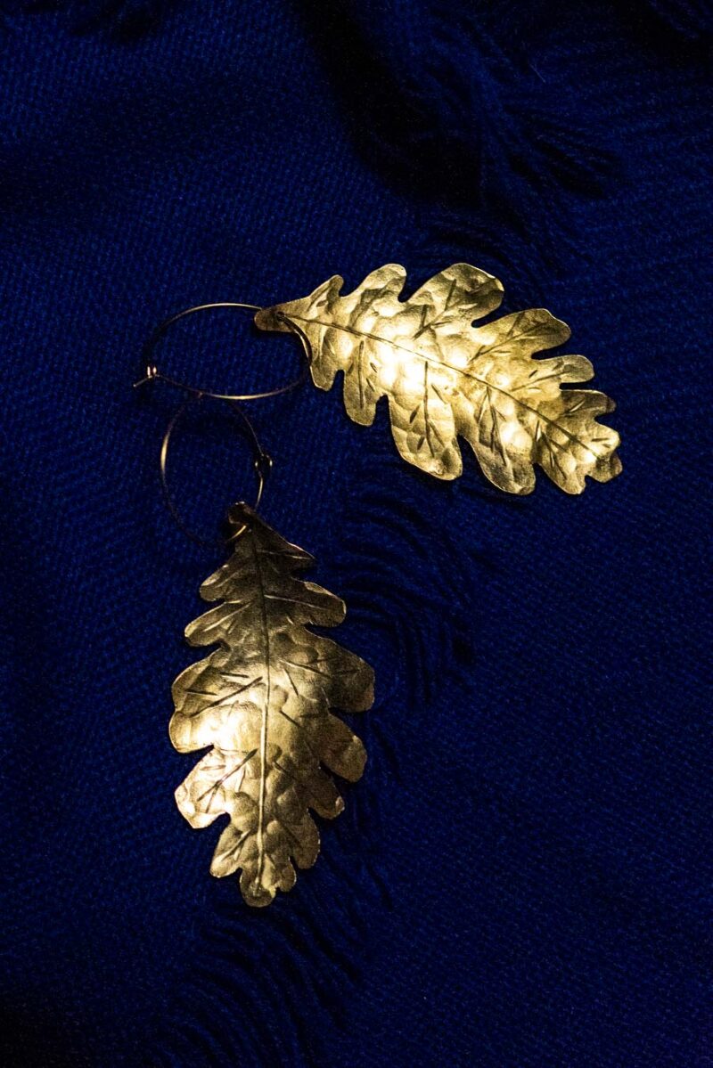 Oak Leaf Earrings "Bergek" – Brass - Image 5