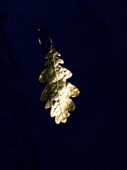 Oak Leaf Earrings "Skogsek" – Brass