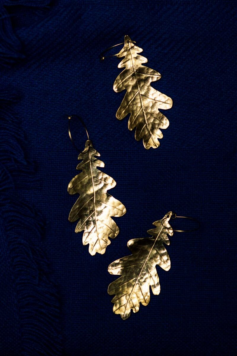 Oak Leaf Earrings "Skogsek" – Pair, one in Copper and one in Brass - Image 3