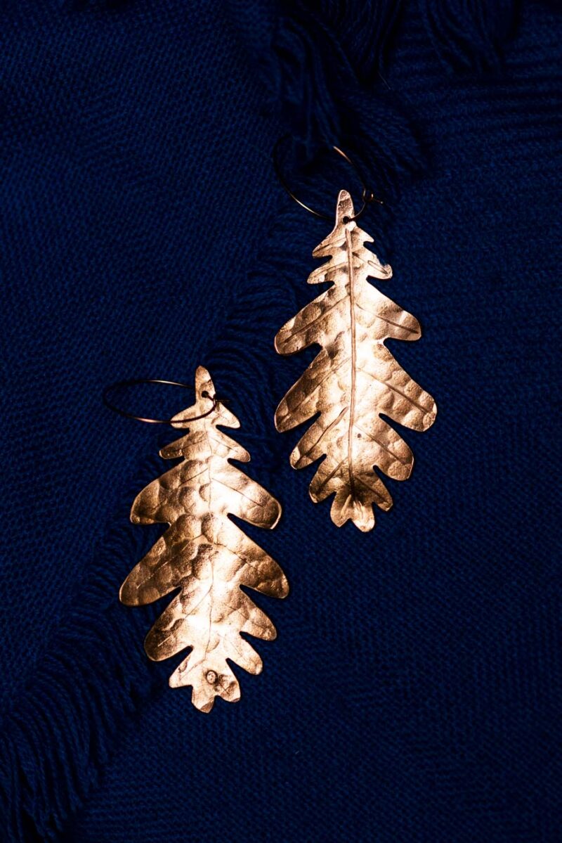 Oak Leaf Earrings "Skogsek" – Pair, one in Copper and one in Brass - Image 2